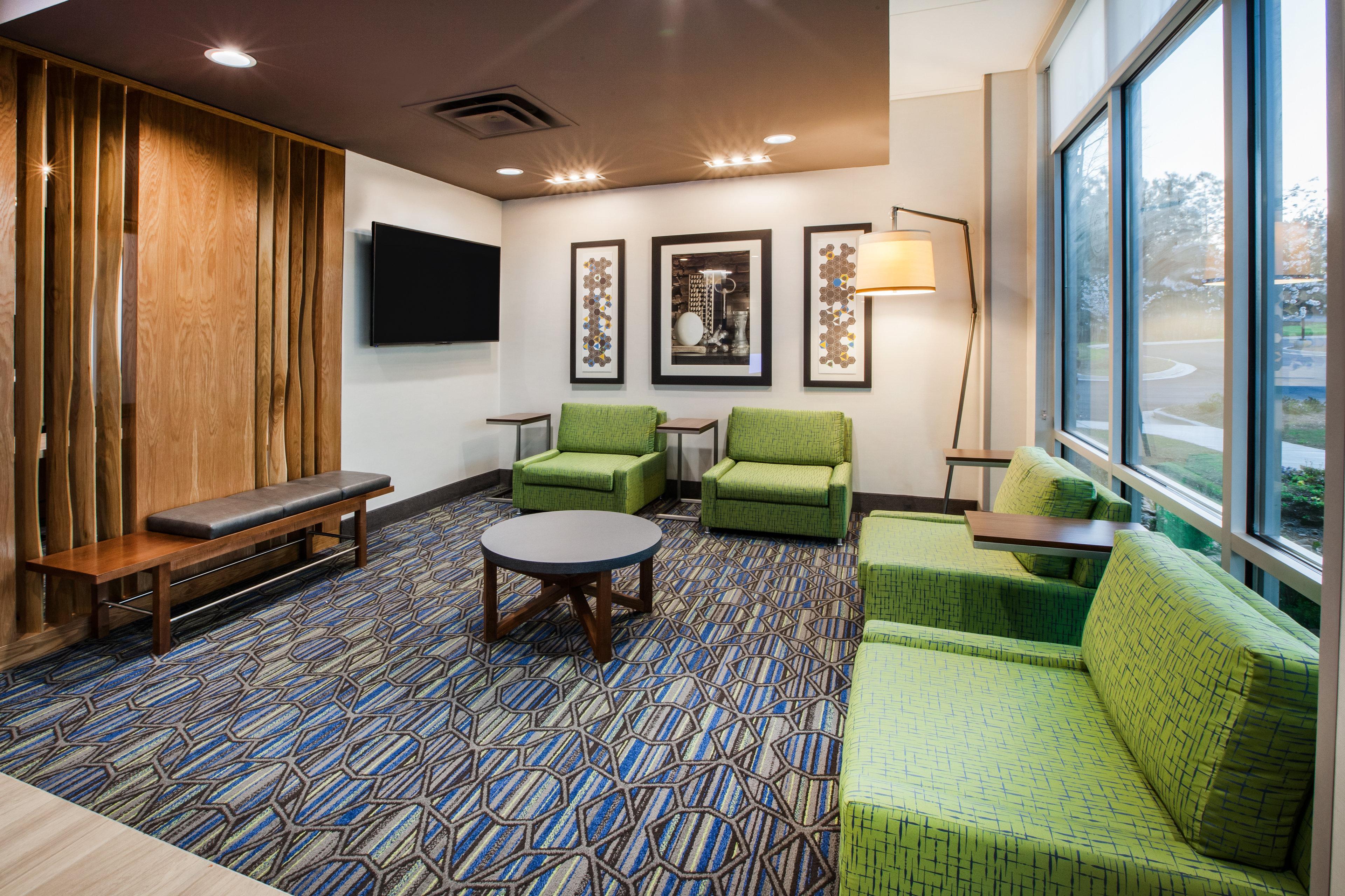 Holiday Express & Atlanta N - By Ihg Hotel