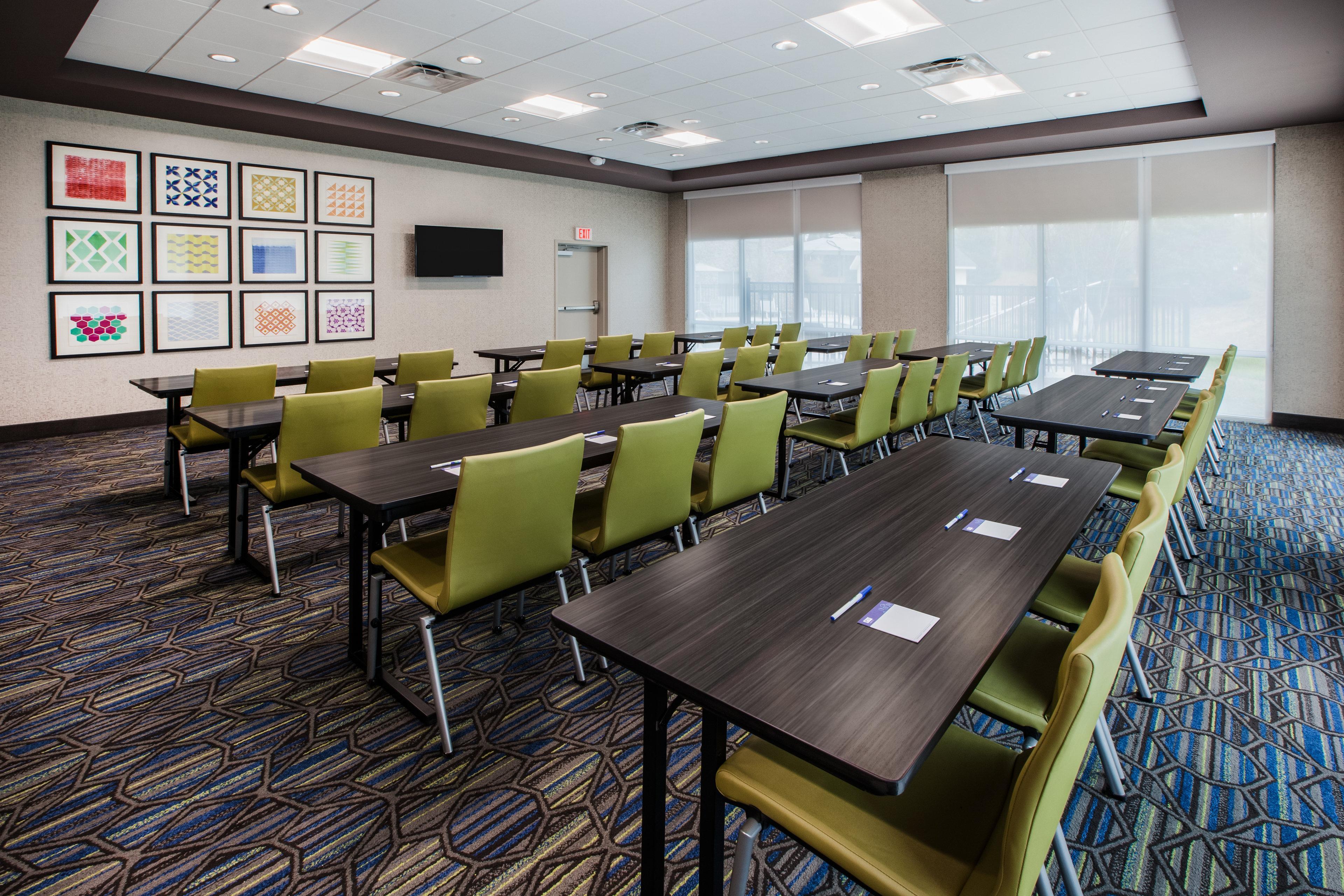 Express & Atlanta N - By Ihg Woodstock