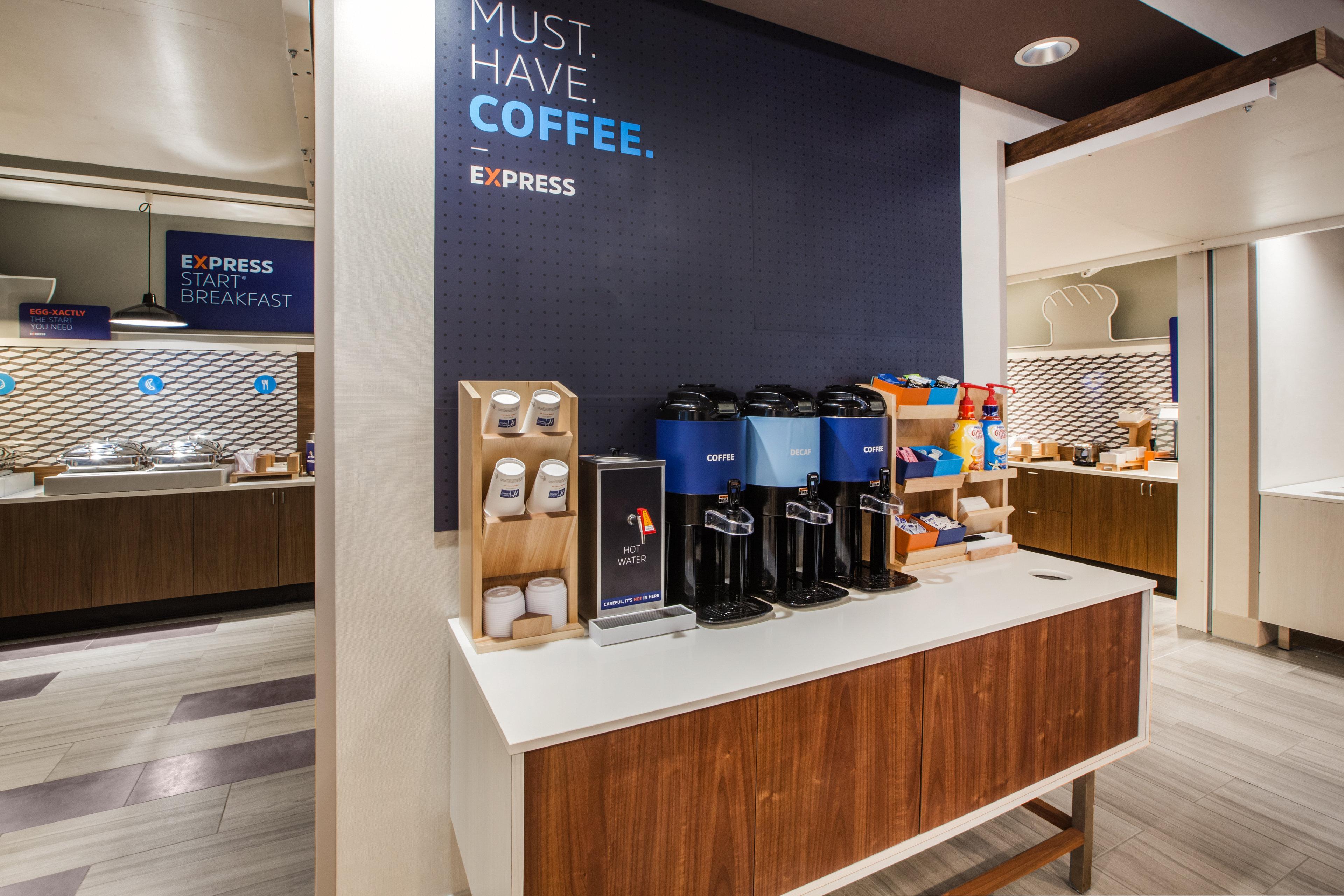 Express & Atlanta N - By Ihg Woodstock