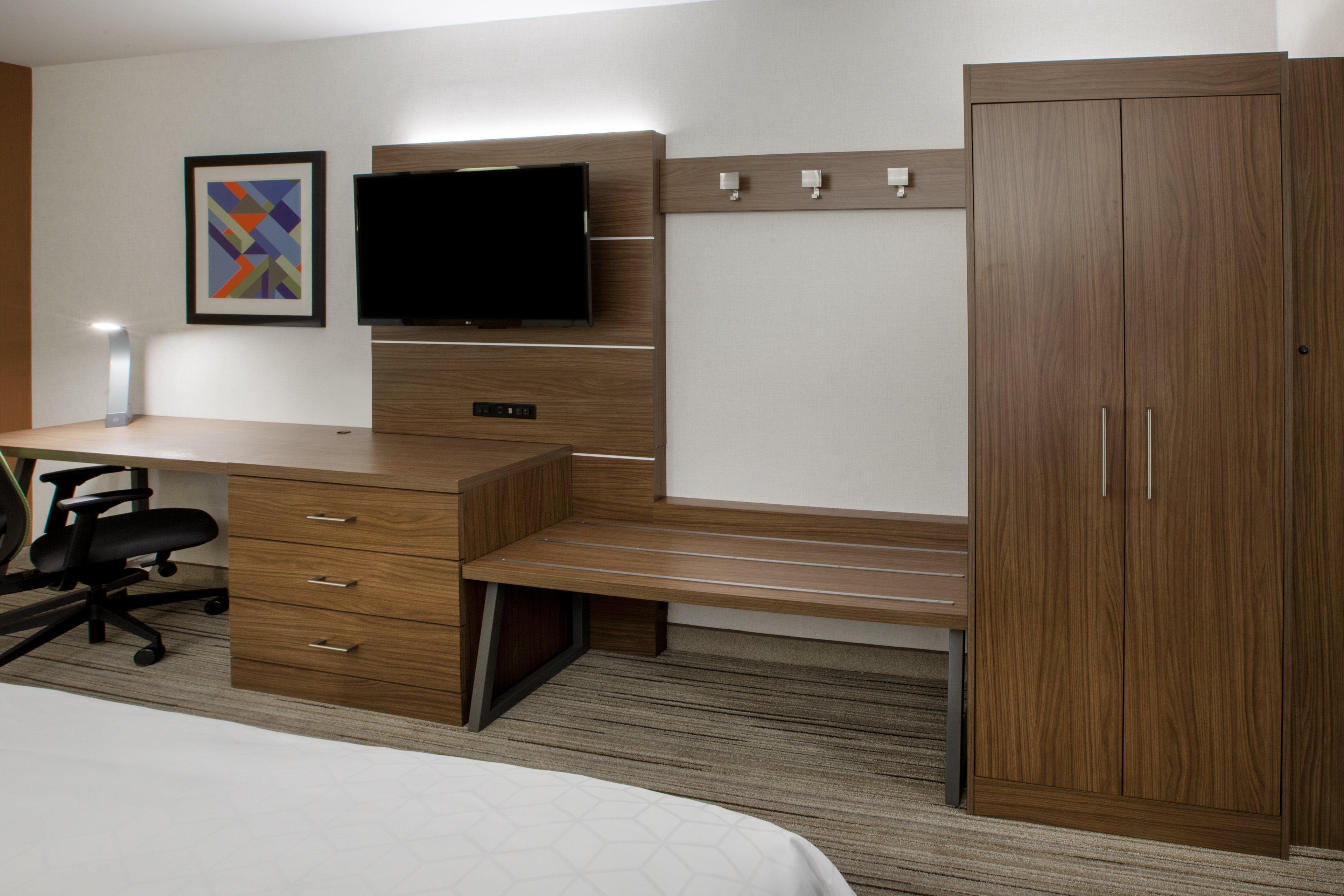 Hotel Express & Atlanta N - By Ihg